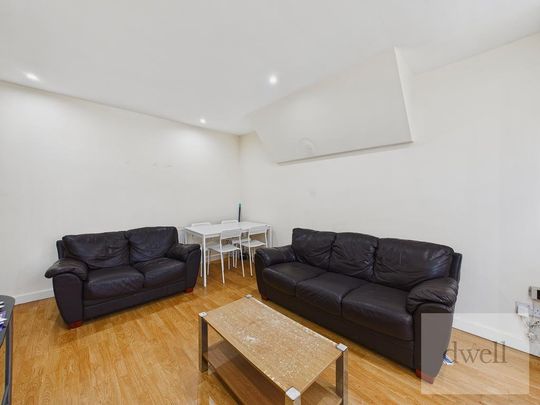 1 bedroom in a house share to rent - Photo 1