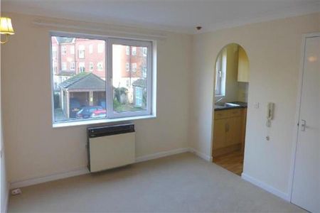 1 bedroom retirement property to rent - Photo 3