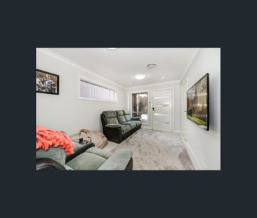 4-Bedroom Townhouse for Rent - Your Spacious Haven Awaits in Rooty ... - Photo 1