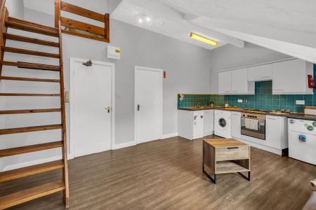 3 MOOR VIEW Leeds - LS6 1AQ - Photo 5