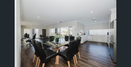 Modern Coastal Family Living - 6.6kW Solar - Premium Finishes - Easy-Care Lifestyle - Photo 4