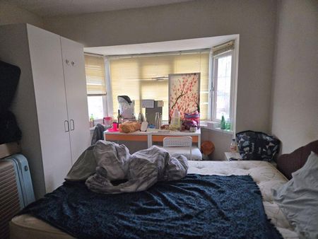 3 bedroom semi-detached house to rent - Photo 3