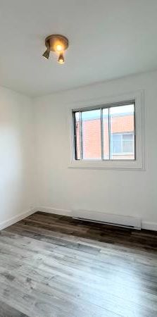 Large 4 ½ apartment for rent Rosemont ! - Photo 1