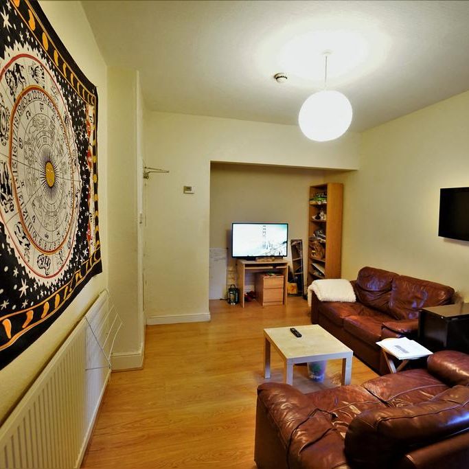 5 bedroom house to rent - Photo 1