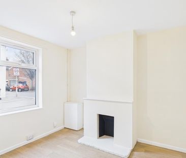 Tredworth Road, Tredworth, Gloucester - Photo 1