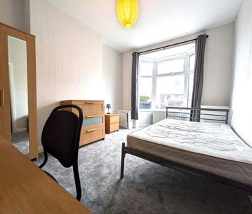 4 bedroom terraced house to rent - Photo 2