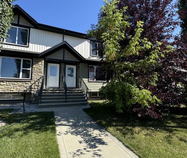 AMAZING Dog Friendly 3 Bedroom Sylvan Lake Townhouse For Rent - Photo 5