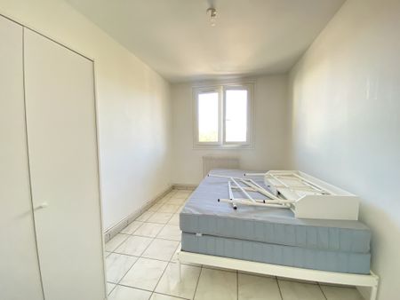 Appartement non meublé 3 chambres + balcon secteur Bellevue - Photo 2