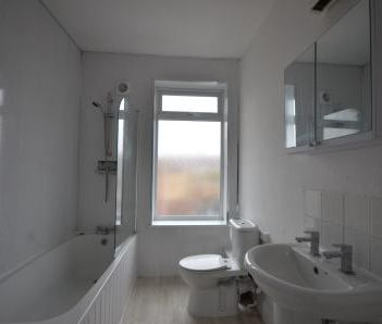 2 bedroom Terraced House To Let - Photo 5