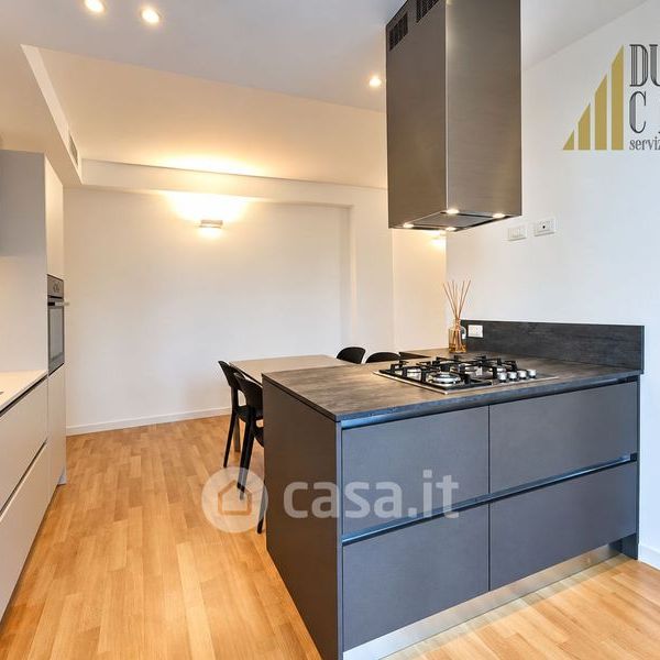 Trilocale in Affitto in Via Alcuino 7 a Milano - Photo 1