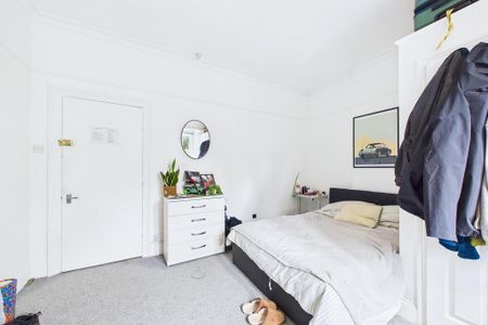 House share to rent - Photo 2