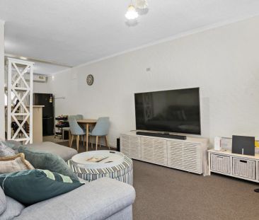 Stylish Two Bedroom Unit - Pathway to the Beach - Photo 1