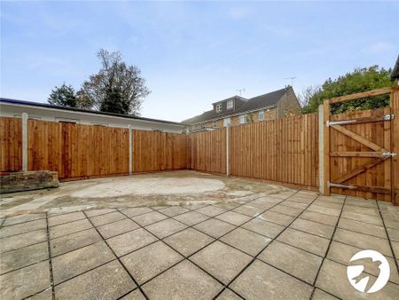 2 bedroom bungalow to rent - Photo 2