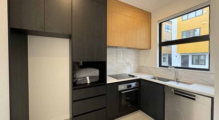 2 Bedrooms in Henderson - Photo 2