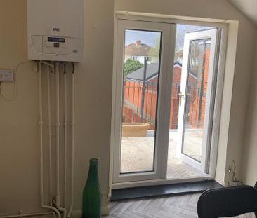 8 bedroom terraced house to rent - Photo 6