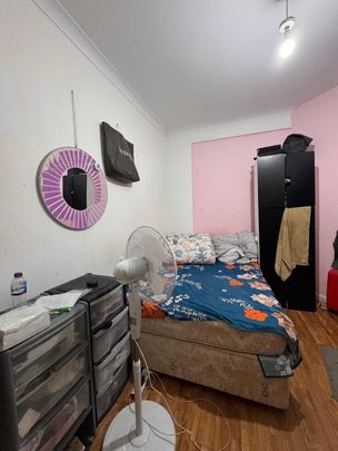 Room in a Shared House, Denbigh Road, E6 - Photo 1