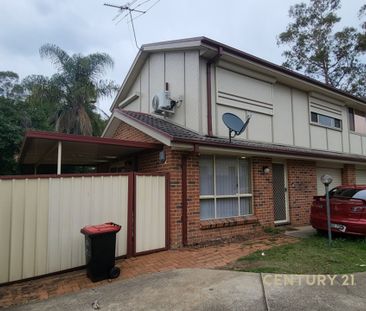 Low Maintenance 3 Bedroom Townhouse - Photo 1