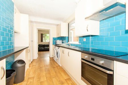 1 bedroom in a house share to rent - Photo 4