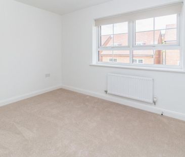 3 bedroom semi-detached house to rent - Photo 2