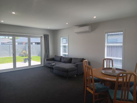 Meech Way, Frimley - Photo 3