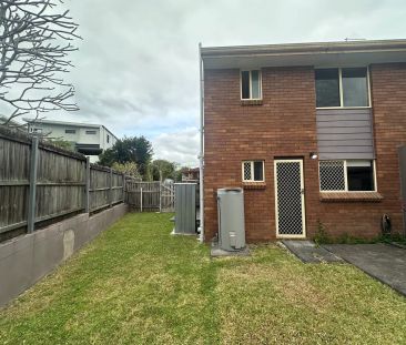 “Tidy Two Bedroom Townhouse in Holland Park West!” - Photo 1