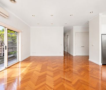2/26 Tyne Street, Box Hill North, VIC, 3129 - Photo 3
