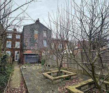 10 bedroom terraced house to rent - Photo 5