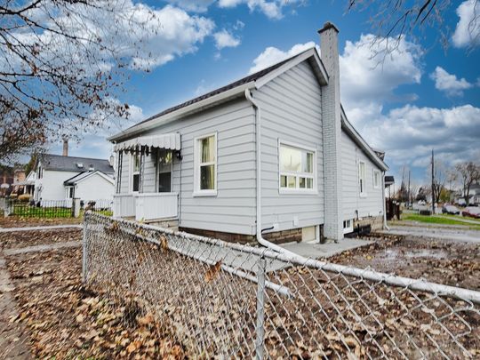 For Lease - 7 MAPLECREST Avenue Unit# UPPER, St. Catharines, Ontario - Photo 1