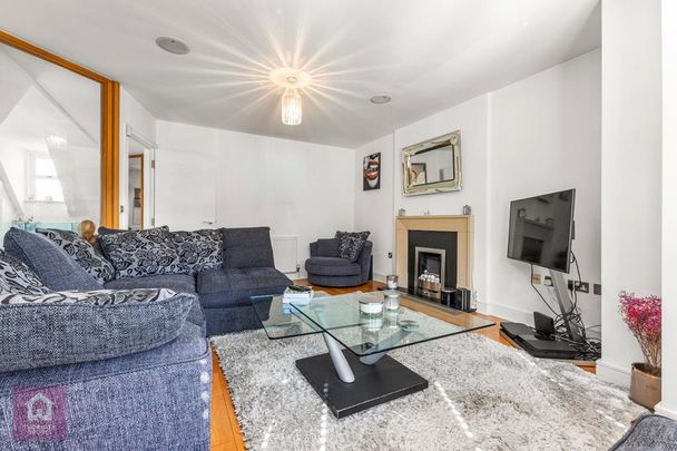 3 bedroom semi-detached house to rent - Photo 1