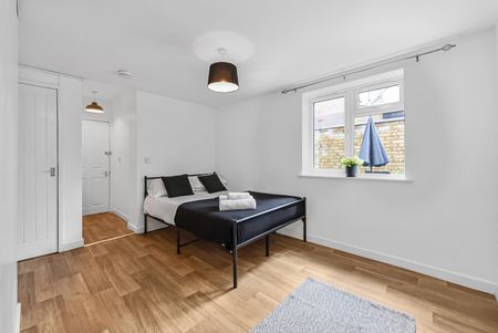 Studio Flat, Carmichael Road, SE25 - Photo 3