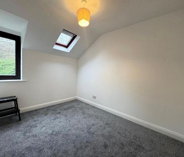 3 bedroom end of terrace house to rent - Photo 3