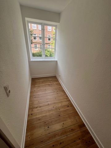 ***Frisch sanierte 2-Zimmer-Wohnung in denkmalgeschützem Altbau*** - Photo 4