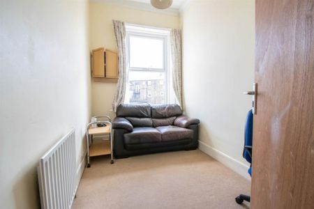 4 bedroom terraced house to rent - Photo 3