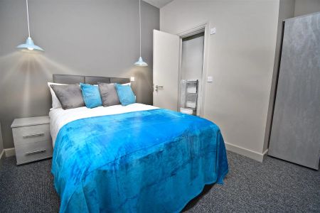 1 bed house share to rent in Coal Clough Lane, Burnley, BB11 - Photo 2
