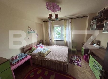 Apartament cu 3 camere, 74mp, zona Politia Amaradia - Photo 4