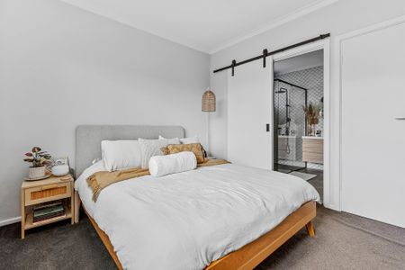 Modern Family Home in Safety Bay - Photo 3