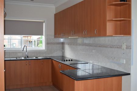 FAMILY HOME IN GREAT LOCATION - Photo 5