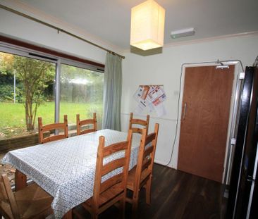 6 bedroom detached house to rent - Photo 2