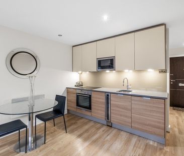 Studio Flat, Claremont House, NW9 - Photo 1