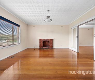 Conveniently located spacious family home - Photo 3