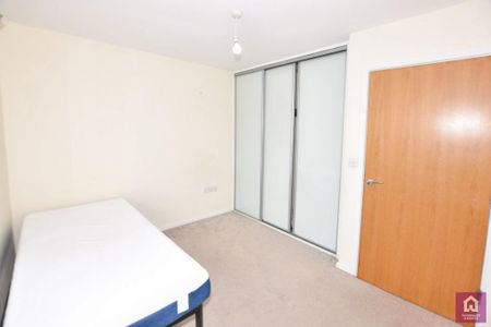 2 bedroom flat to rent - Photo 3