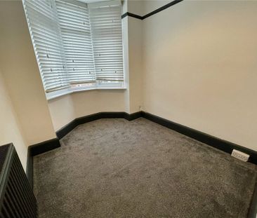 Barnes Crescent, Bournemouth, Dorset, BH10 - Photo 4