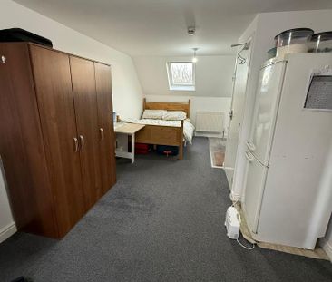 Studio to rent - Photo 4