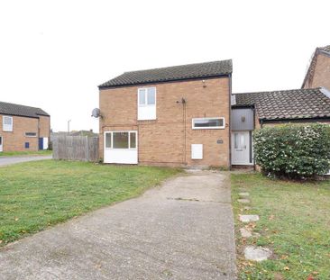 4 bedroom end of terrace house to rent - Photo 1