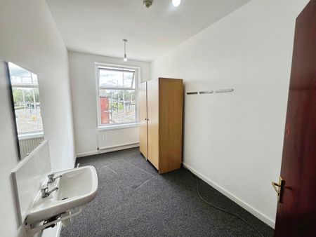 1 bedroom in a house share to rent - Photo 5