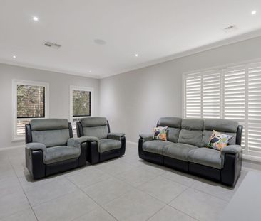 ONE OF A KIND - Photo 3