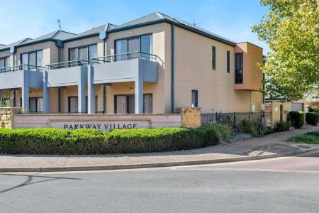 Modern 3-Bedroom Townhouse in the Heart of Mawson Lakes - Photo 5