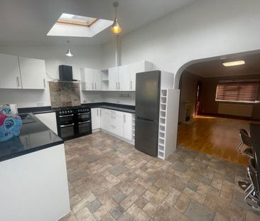 3 bedroom terraced house to rent - Photo 6