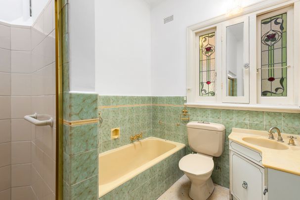 40 Montana Street, Glen Iris VIC 3146 - House For Rent | Domain - Photo 1