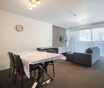 2 bedroom furnished apartment in the heart of the city - Photo 1